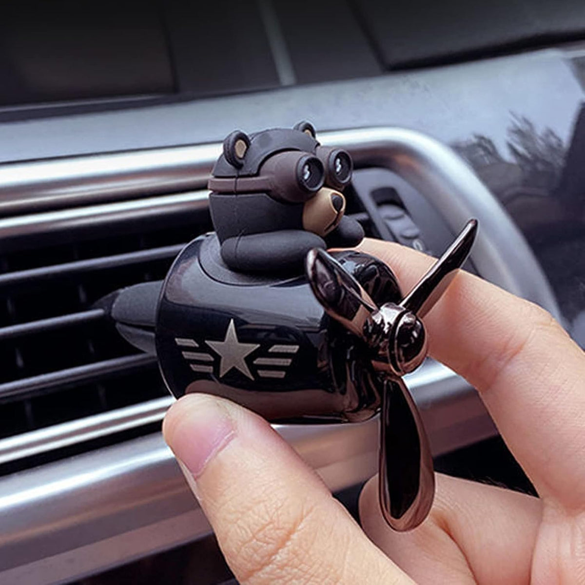 Car Air Fresheners Pilot Bear Cute Car Diffuser Rotating Propeller Cartoon Automotive Air Outlet Car Perfume Decoration (Pilot Bear)